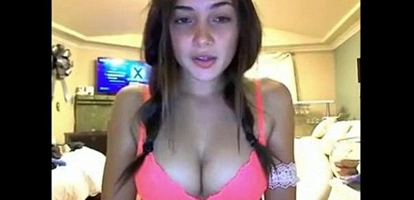  True Beauty with big tits on cam